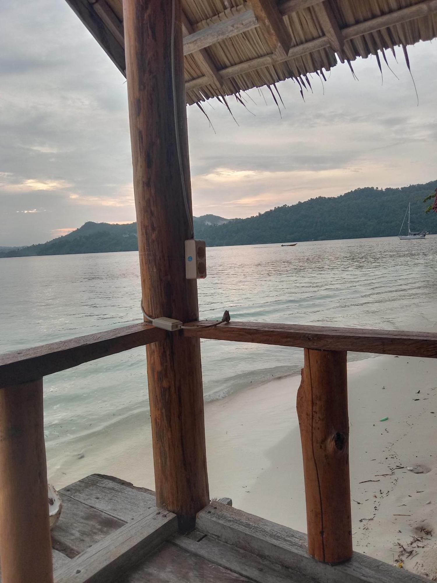 Amfriwen Homestay Yennanas Besir Экстерьер фото