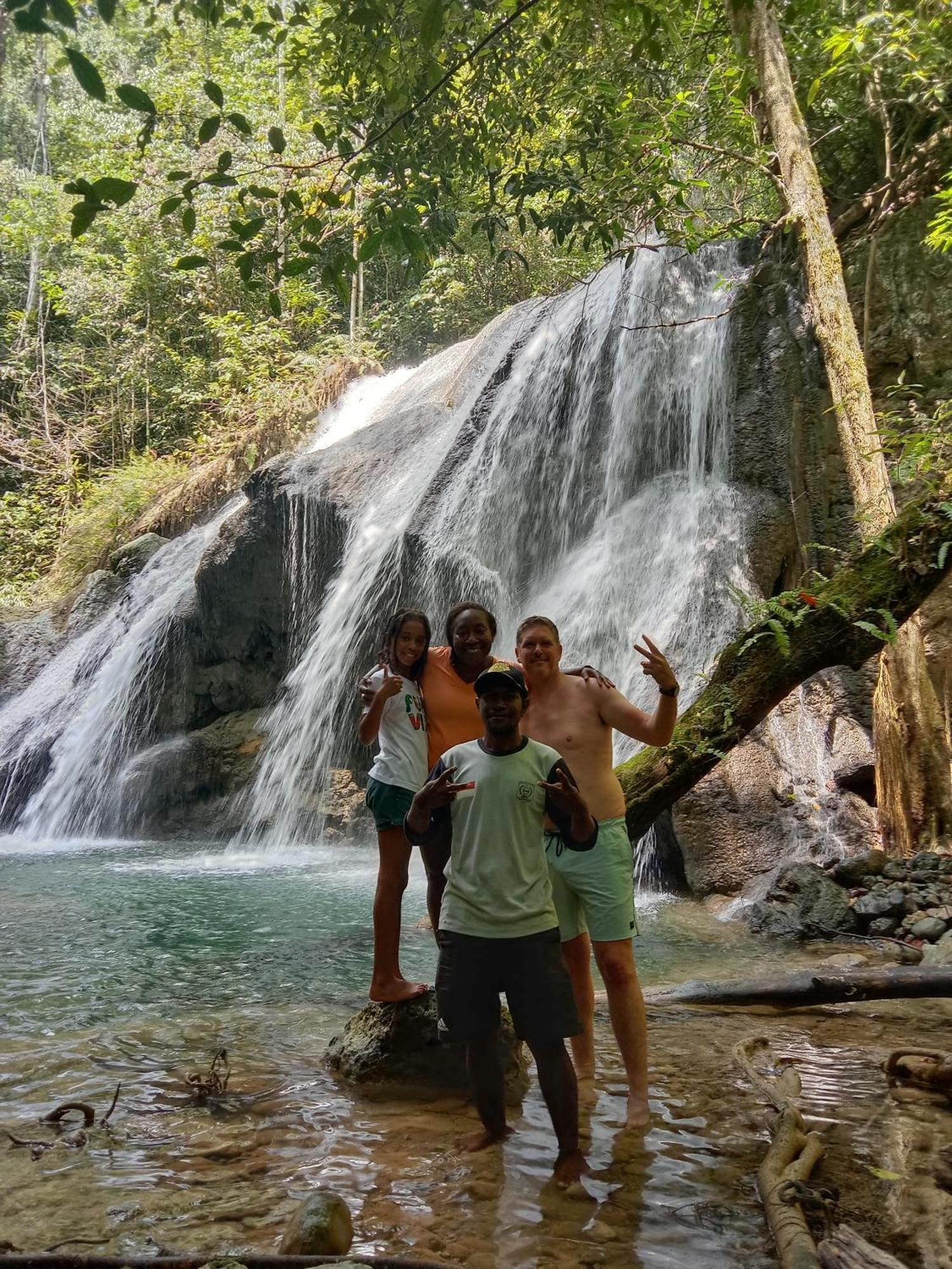 Amfriwen Homestay Yennanas Besir Экстерьер фото